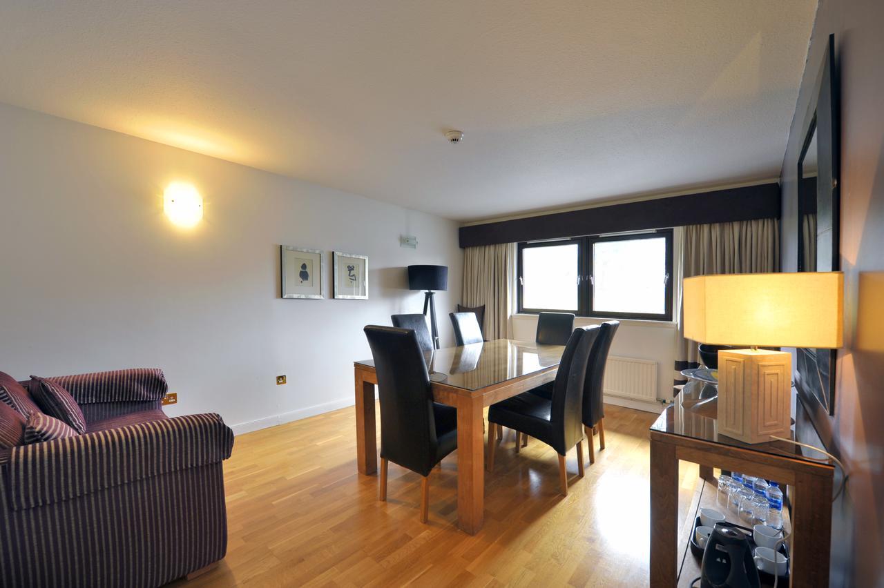 Stirling Court Hotel ภายนอก รูปภาพ