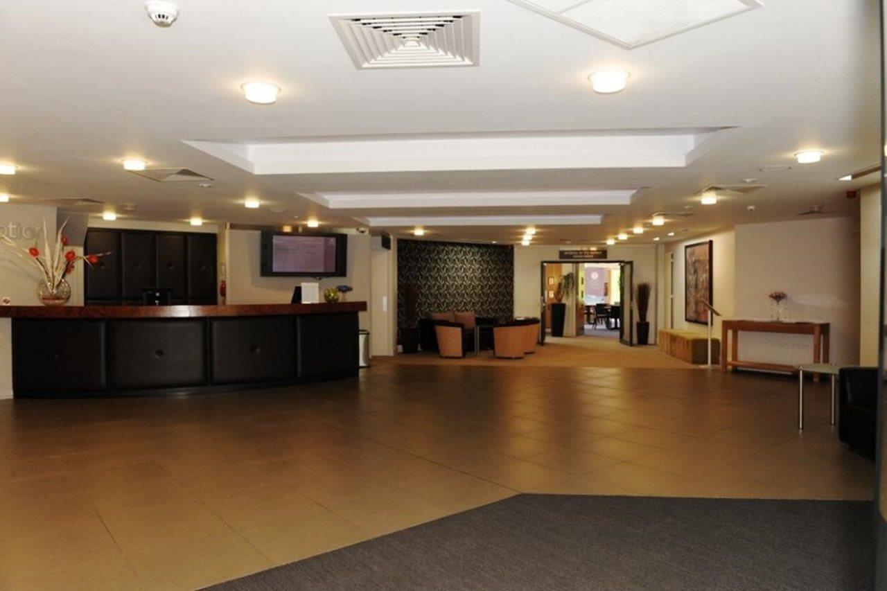 Stirling Court Hotel ภายนอก รูปภาพ